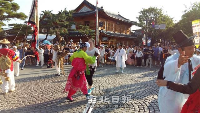 전주한옥마을 어린이체험놀이도구 아이와 부채 만들기