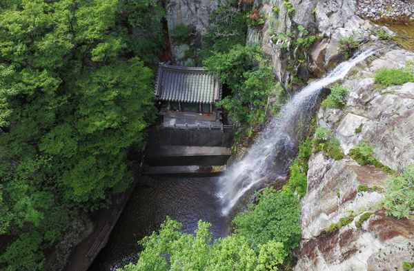 ▲ 양산 홍룡폭포