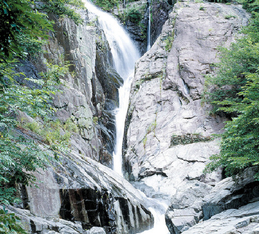 ▲ 양산 혈류폭포