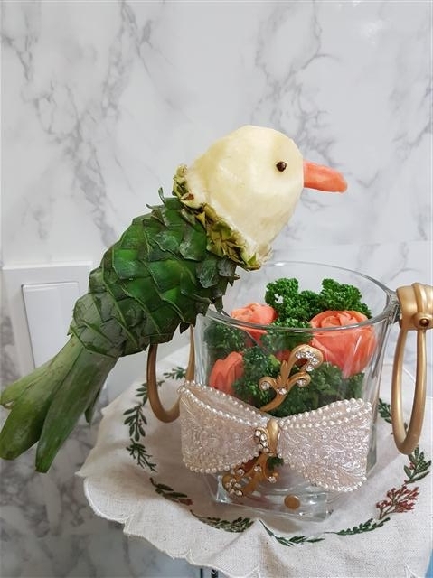 ▲ 안지성 카빙데코레이션 강사가 만든 과일카빙.