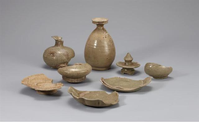 ▲ 진안 도통리 중평 청자가마터 출토 초기 청자.