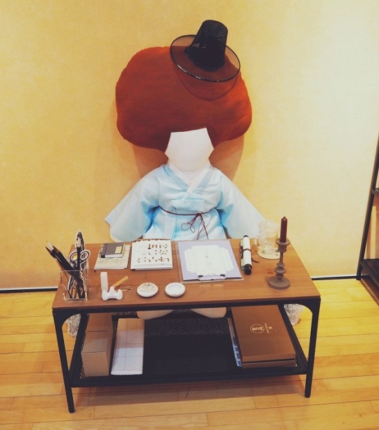 그림책 '그린비단비'에 등장하는 선비 그린비 캐릭터 모습.