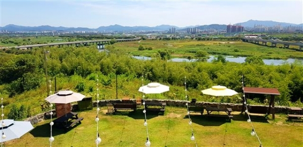 완주 비비정 비비낙안 카페.