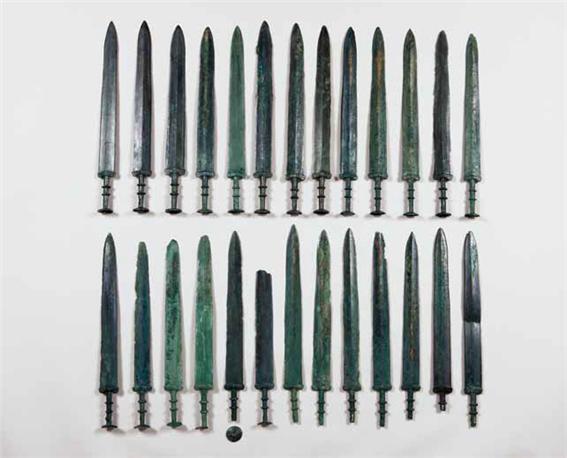 완주 상림리에서 출토된 중국식 청동검 26자루