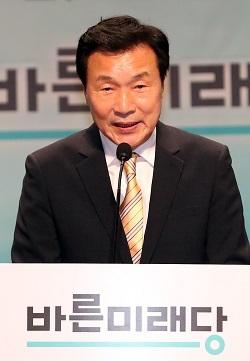 당선 연설하는 손학규 신임 당대표. 연합뉴스