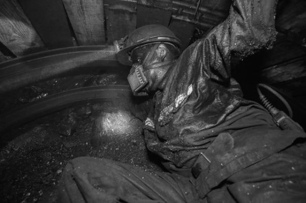 '검은 땅 막장 탄부들' 작품 사진.