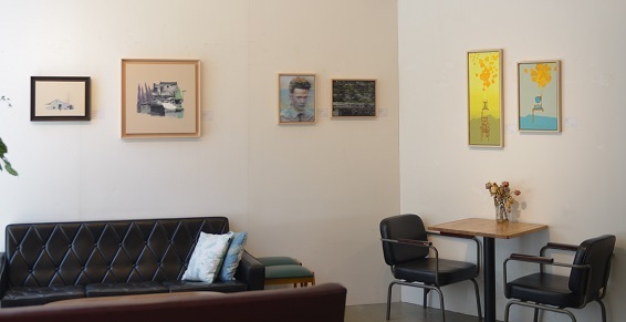 전주문화재단 단체전, 경기도 하남시에 있는 '공간 이다' 전시장에 걸린 전북미술인들의 작품.