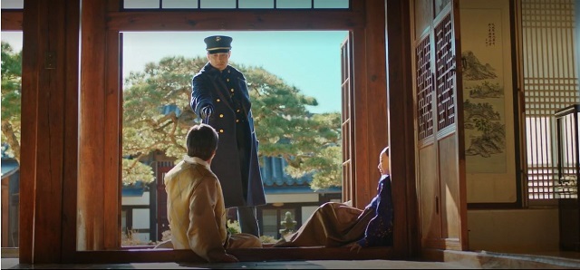 드라마 '미스터 션샤인' 에 등장하는 학인당. 유진 초이가 부모의 원수에게 총구를 들이대는 장면.