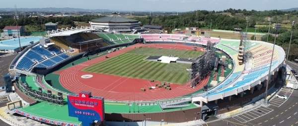 전국체전 개회식이 열리는 익산종합운동장 전경.