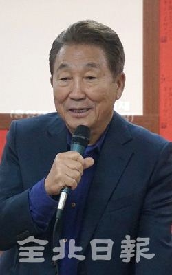 전북일보 리더스아카데미 제5기 제17강이 열린 지난 11일 전북일보사 2층 우석대 공자아카데미에서 홍영재산부인과 원장이 '건강한 삶이란 무엇인가'를 주제로 강의를 하고 있다. 조현욱 기자