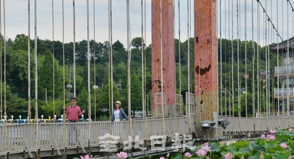 전주 덕진공원 내 설치된 연화교. 전북일보 자료사진