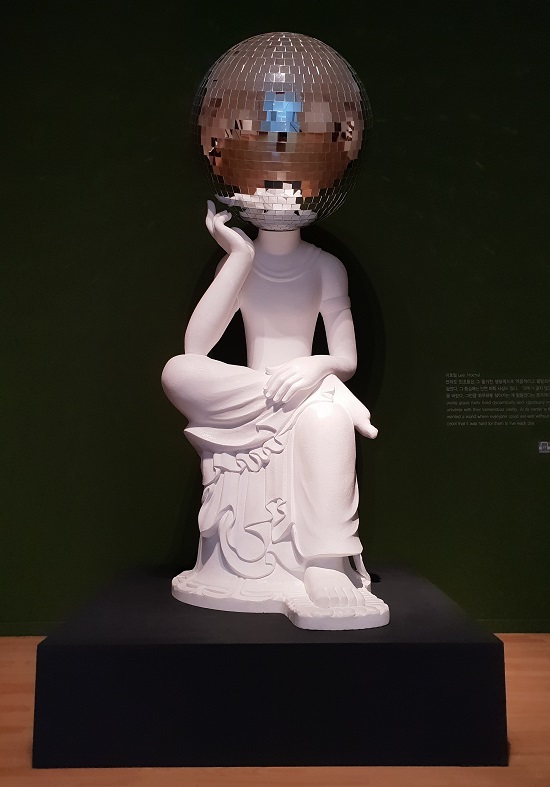 이호철, FRP·스티로폼·혼합재료, 260.0×103.0×105.0cm, 2018