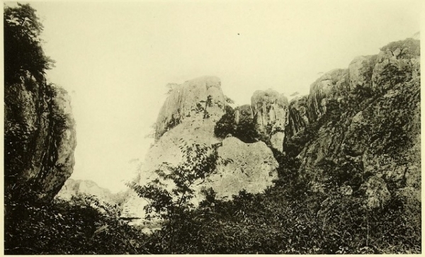 조선고적도보에 실린 내장산 불출암 원경.