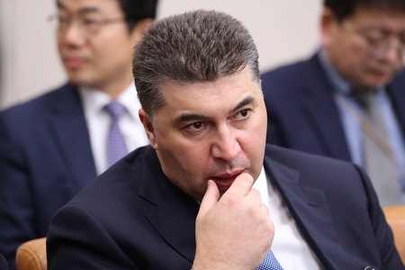 카허 카젬 한국지엠 사장이 29일 오후 국회에서 열린 산업통상자원중소벤처기업위원회의 산업통상자원부 종합 국정감사에 참석해 있다. 연합뉴스