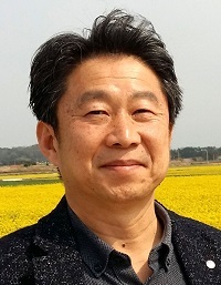 이윤영 동학혁명(백주년)기념관장