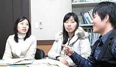 영호남 교류학생 프로그램으로 이번 학기 전북대에서 공부할 부산대 학생들. 왼쪽부터 김선인 김수연 박성호학생 (desk@jjan.kr)