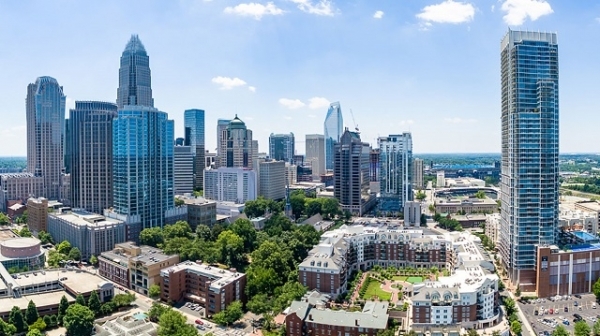 전주보다 인구 수가 적었던 샬럿은 뱅크오브아메리카가 이전하면서 금융도시로 변신했다. 샬럿의 사례는 전주에 많은 점을 시사하고 있다.