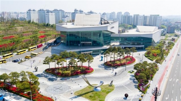 군산 예술의전당 전경