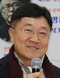 신형식 시인