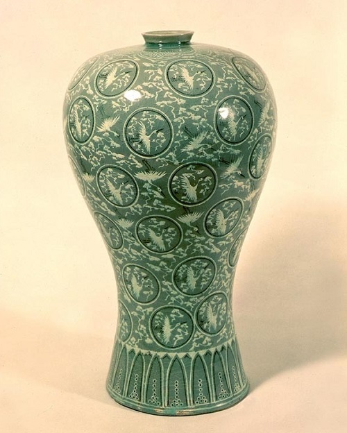 청자상감운학문매병 '국보 68호', 12세기 중엽, 높이 42.1cm, 몸통 지름 24.5cm