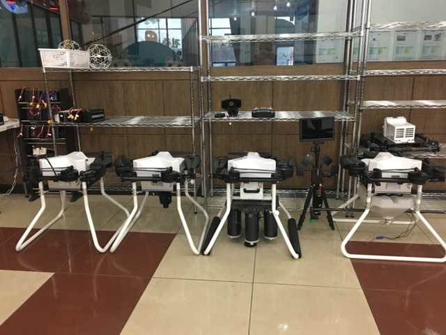 교육장과 드론 전시물