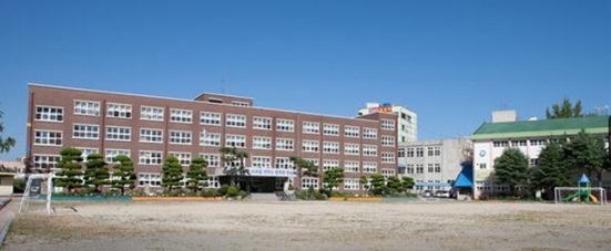 옛 군산초 부지.