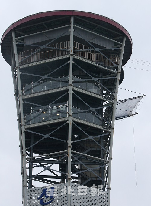 20일 짚라인 안전법규가 없어 이용객들의 안전사고가 늘고 있어 하루빨리 법규정 신설이 요구되고 있다. 사진은 군산시 선유도 스카이라인 전경. 조현욱 기자
