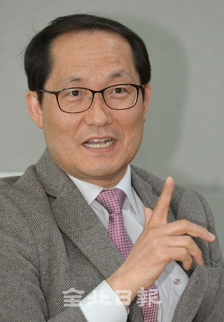 조성완 한국전기안전공사 사장이 전북혁신도시의 현재와 발전을 위한 방안에 대해 이야기 하고 있다. 박형민 기자