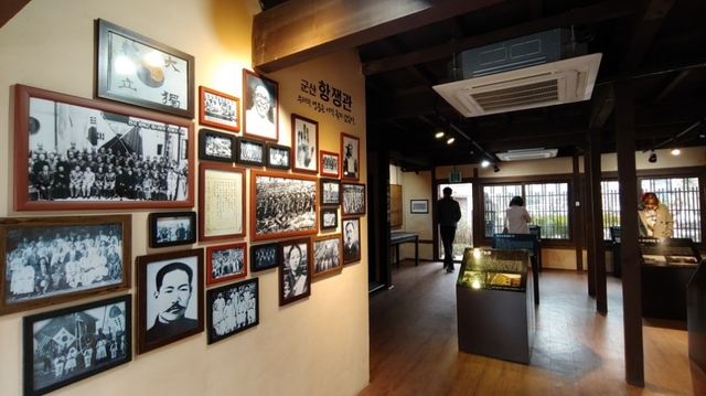 각각의 항쟁 역사를 소개하는 전시물