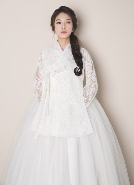 사회적기업 '㈜연을담다' 웨딩한복드레스. 사진제공= 전북사회적경제연대회의