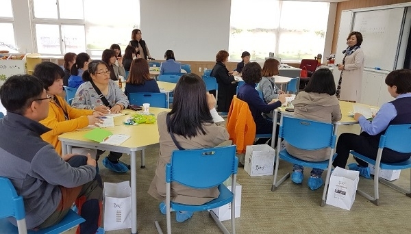 최근 정읍 북면초등학교에서 학부모를 대상으로 실시한 인권 감수성 교육 장면. 사진제공= 전북교육자치시민연대