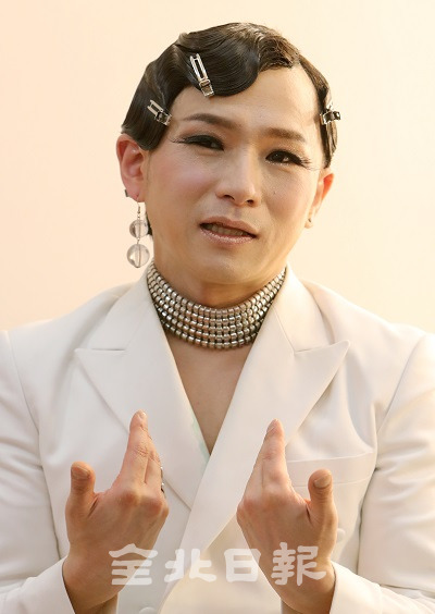 이희문 아티스트가 전북일보와의 인터뷰에서 전주에서 초연을 한 이유에 관해 말하고 있다. 조현욱 기자