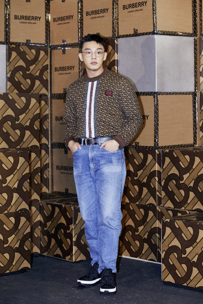 버버리 브랜드 앰버서더 유아인