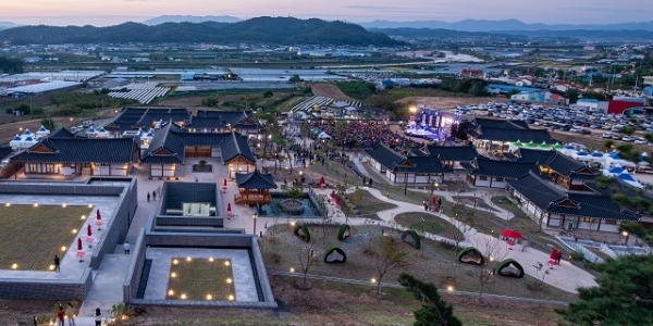 한방음식과 한방체험을 즐길 수 있는 영천한의마을 전경　