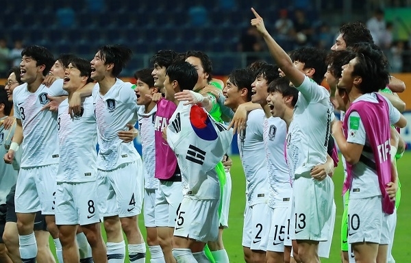 2019 국제축구연맹(FIFA) 20세 이하(U-20) 월드컵 4강전에서 승리한 한국 대표팀. 연합뉴스