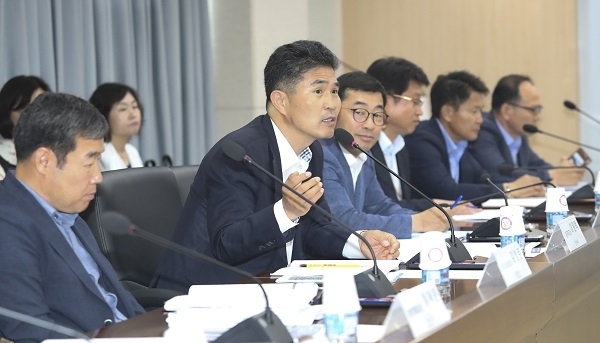 27일 한국국토정보공사에서 열린 전북혁신도시 상생협의회에 참석한 이원택 전북도 정무부지사가 발언하고 있다. 사진제공= 전북도