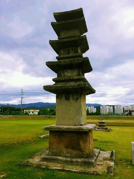 만복사지 5층 석탑