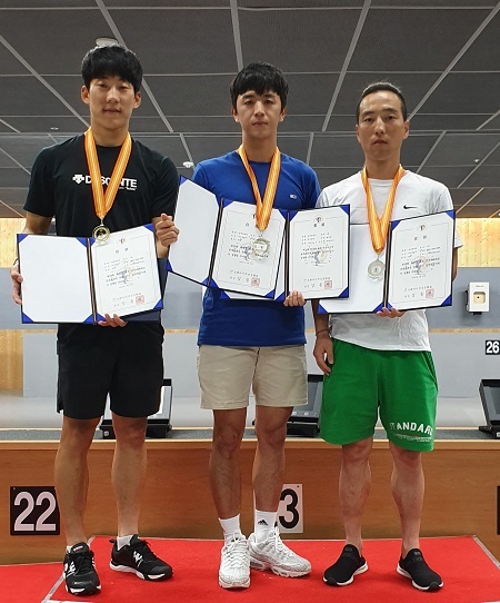 (왼쪽부터) 이수영,최두진, 이준복 무주군청 바이애슬론팀 선수.