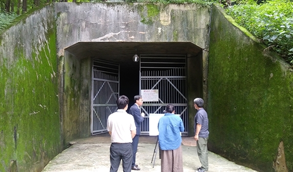 전주 완산공원 내 동굴형 벙커