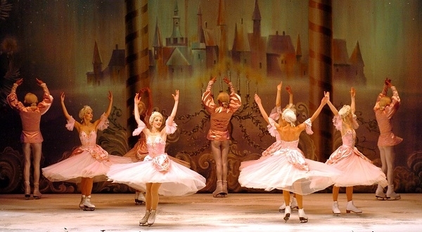 러시아 상트 페테르부르크 아이스발레단 공연 모습