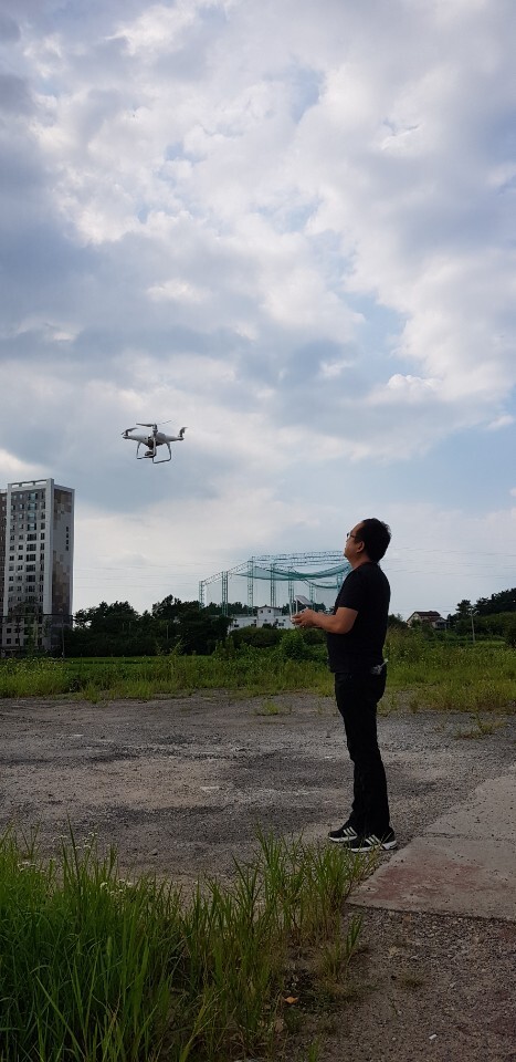 드론 촬영 중인 문 대표