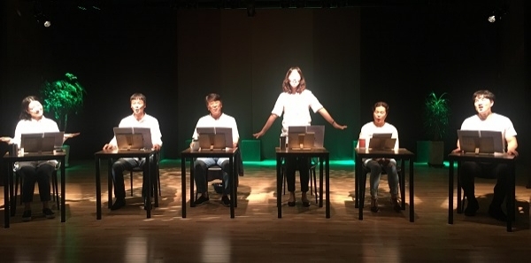 전주시립극단 낭독공연 ‘책 읽어주는 ♂♀’ 모습.