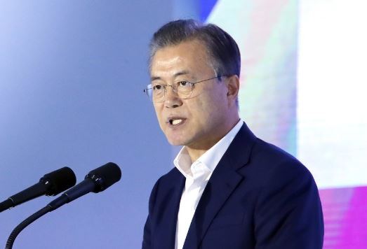 문재인 대통령이 20일 오후 전주시 효성첨단소재㈜ 전주공장에서 열린 탄소섬유 신규투자 협약식에서 발언하고 있다. 연합뉴스