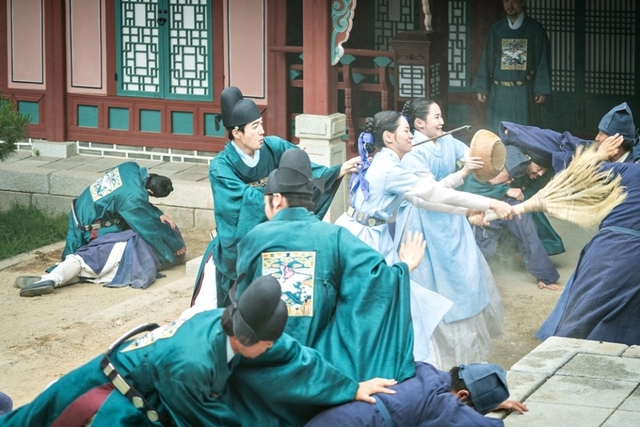 사진 제공 = 초록뱀미디어