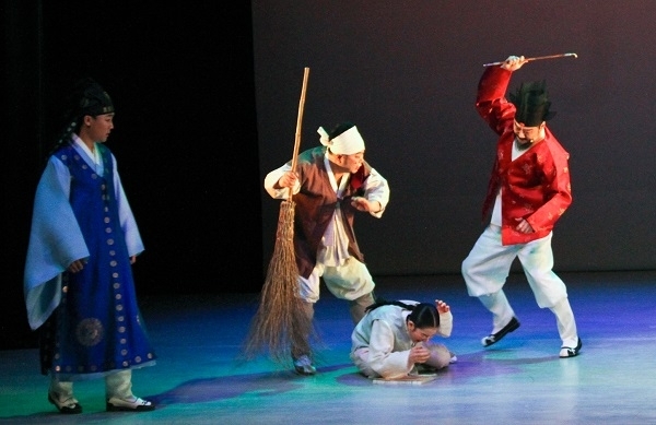 창극단 공연 모습.