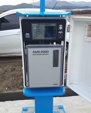 남원 한 사업장 인근에 설치한 악취포집기.