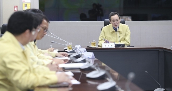 지난 7일 송하진 전북도지사가 긴급 점검회의를 주재하며 태풍 ‘링링’에 따른 피해 상황을 보고받고, 대응 방안을 주문하고 있다. 사진 제공= 전북도