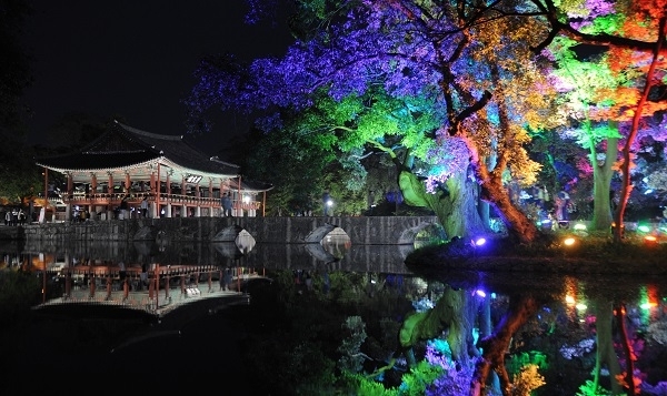 남원 광한루 야경.