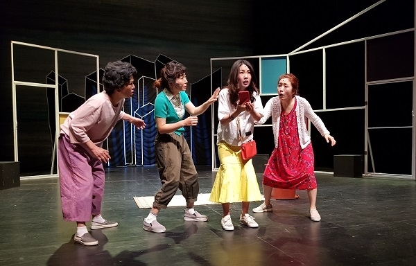 극단 아시랑 '쌀통스캔들'