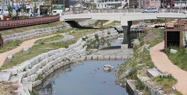 전주 건산천.